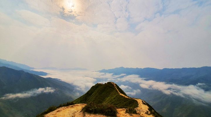 Tà Xùa - Sống Lưng Khủng Long