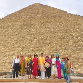 quan-the-kim-tu-thap-giza