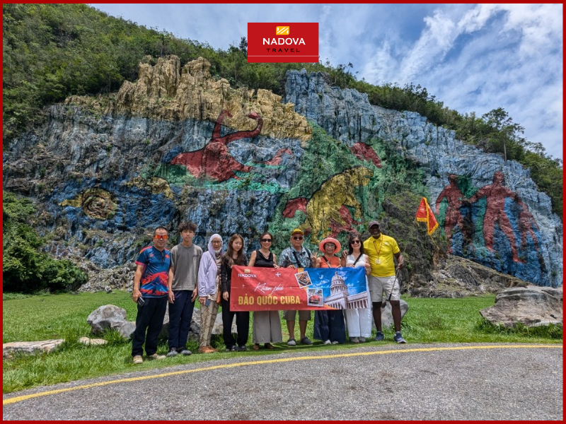 Khách hàng của Nadova Travel trong chuyến du lịch tới Viñales, Cuba.