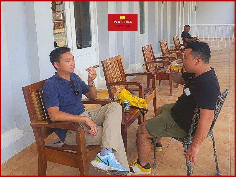 Ở Cuba, uống rum không chỉ là thưởng thức rượu, mà là một phần của văn hóa sống.