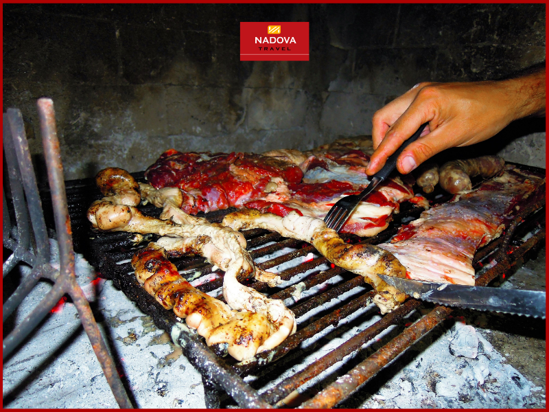 Khám phá hai loại thịt nướng Nam Mỹ nổi tiếng: Churrasco Brazil và Asado Argentina cùng Nadova Travel! Đâu mới là "vua thịt nướng"?