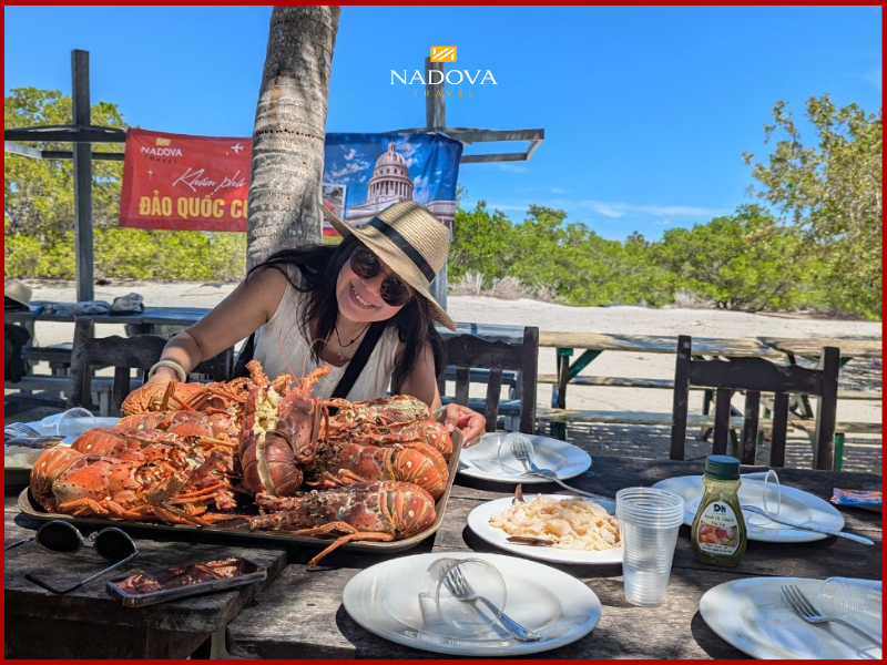 Sở hữu bờ cát trắng mịn kéo dài hơn 20km, Varadero là nơi nghỉ ngơi tuyệt vời sau những ngày khám phá đô thị.