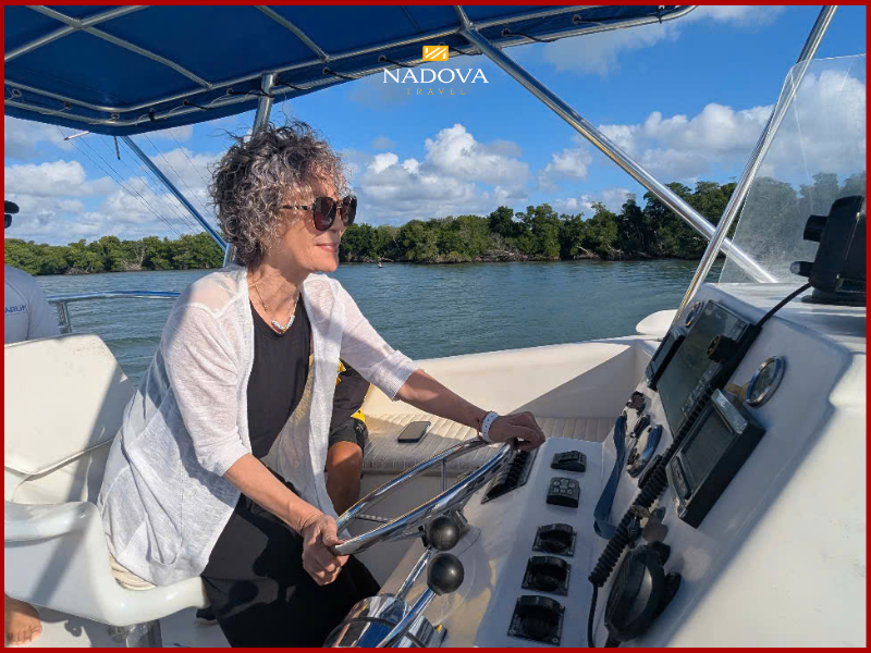 Đi thuyền catamaran là một trong những hoạt động thường xuất hiện trong các chương trình tour du lịch Cuba cao cấp.